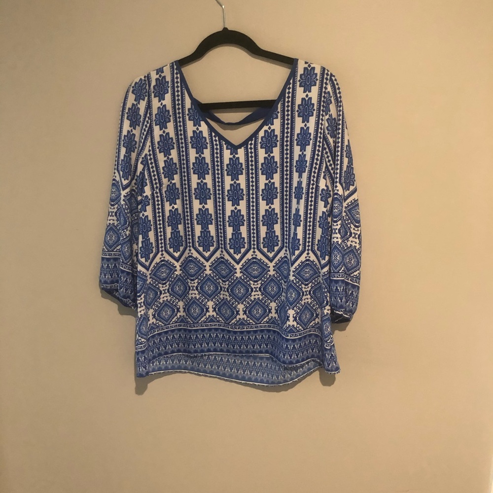 Women’s black and white blouse